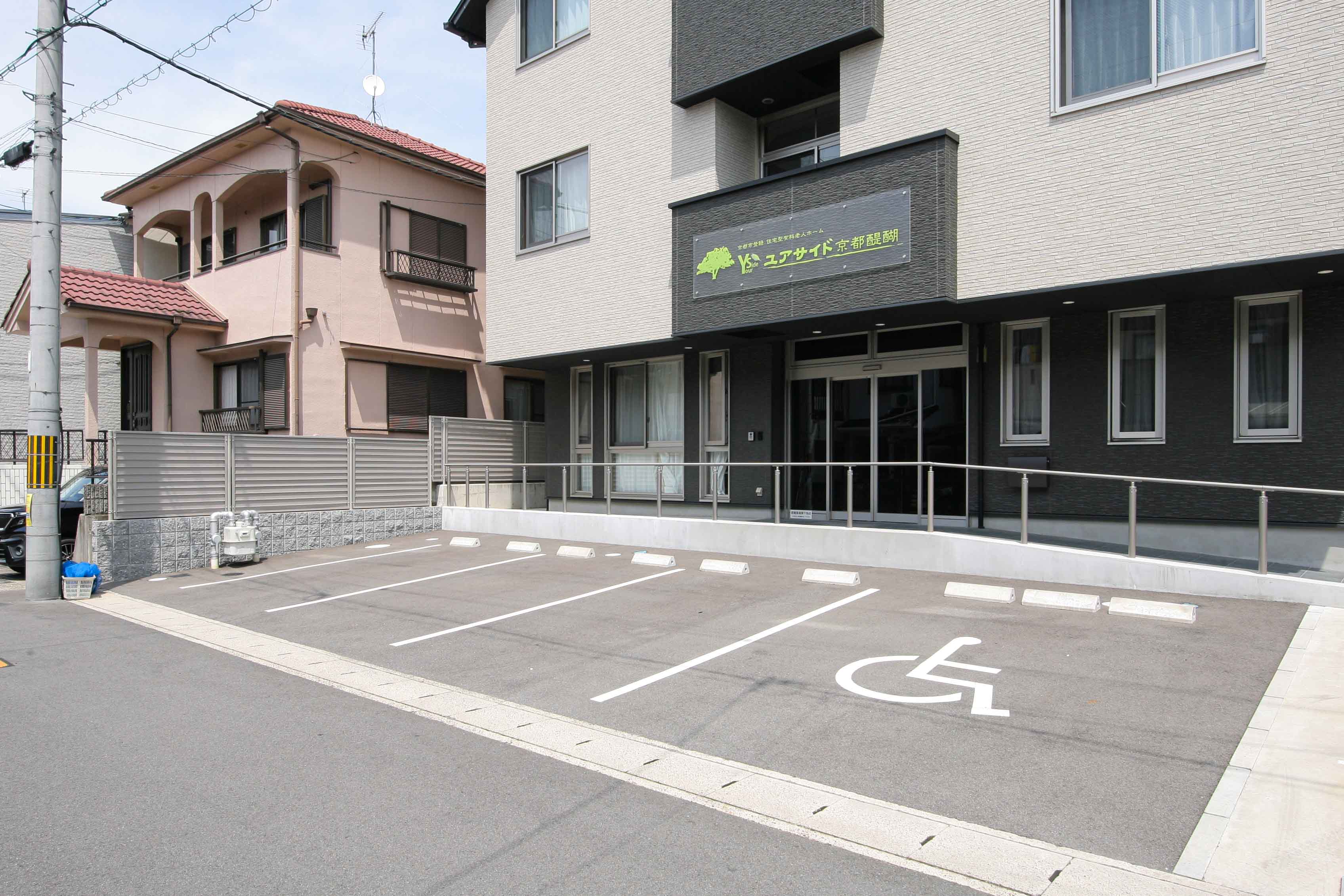ユアサイド京都醍醐の玄関