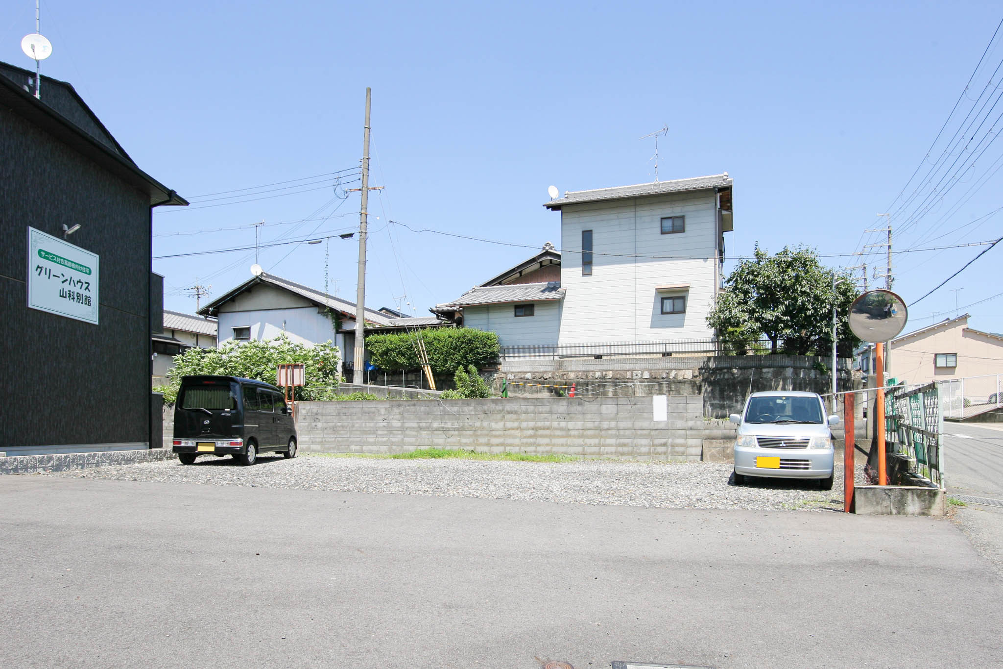 グリーンハウス山科別館の玄関