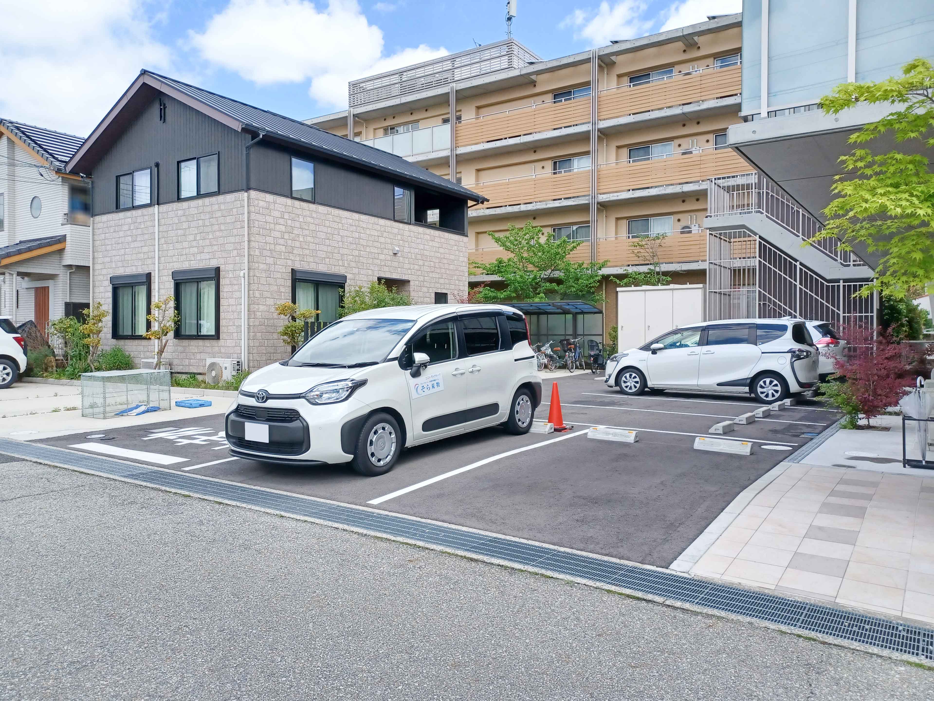 そら荒牧の駐車場完備
