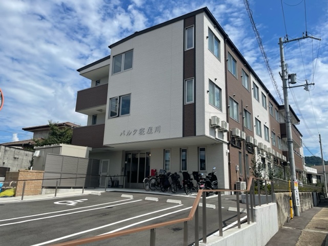 落ち着いた静かな環境にある施設です。