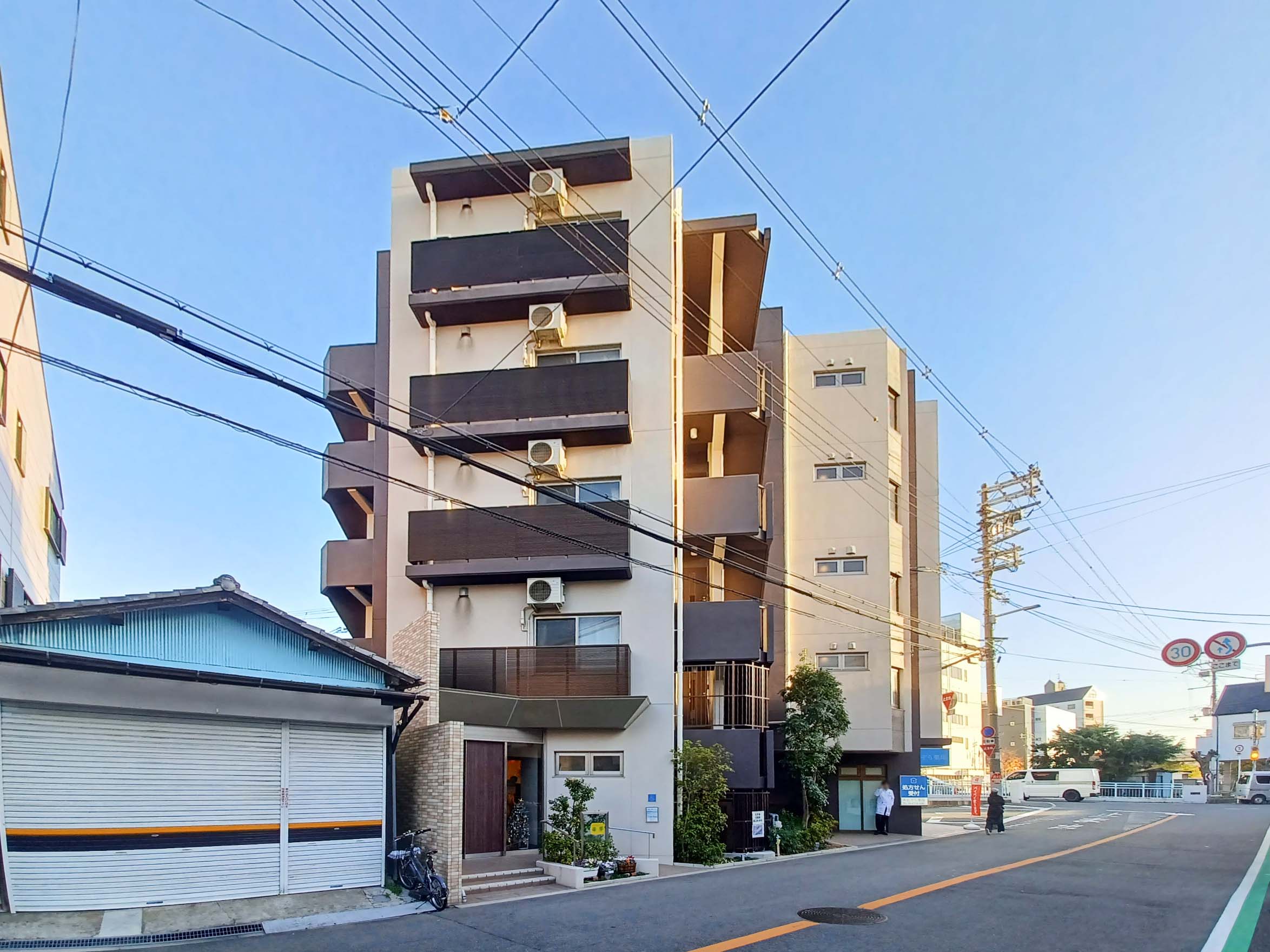 看護師と暮らす施設！小規模施設である点もおすすめ
