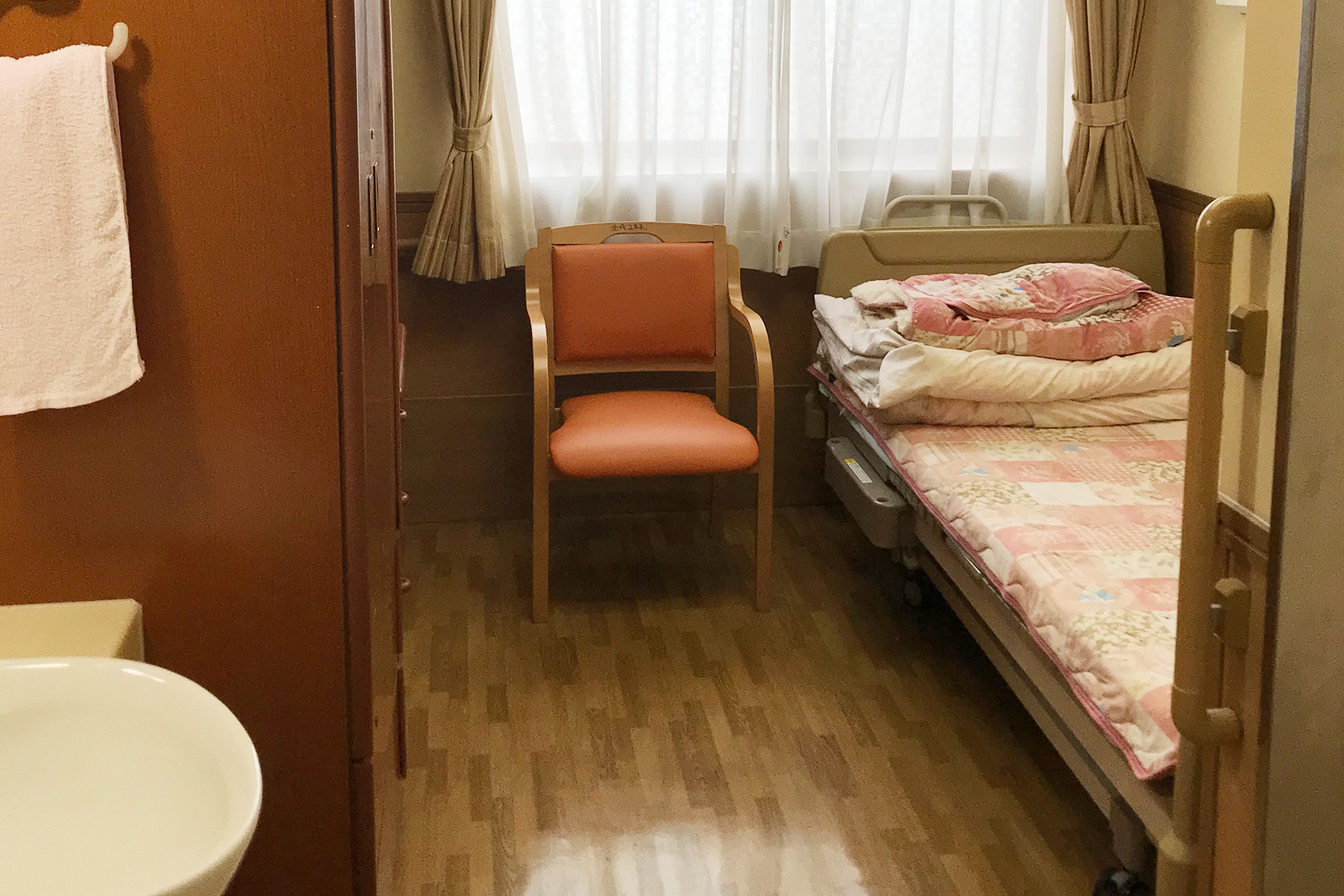 お部屋は全室個室。プライバシーの保たれた空間です。