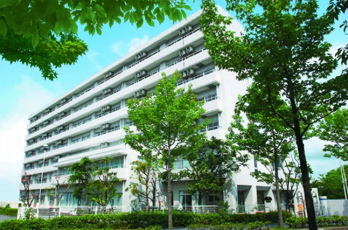 最寄り駅から徒歩7分に位置しており、お出かけや面会に便利な環境です。