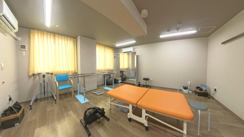 機能訓練室を完備！理学療法士による個別リハビリを受けていただけます。