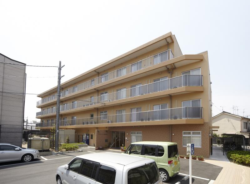 最寄駅から徒歩8分！利便性が高いながら、静かな環境でお過ごしいただけます。