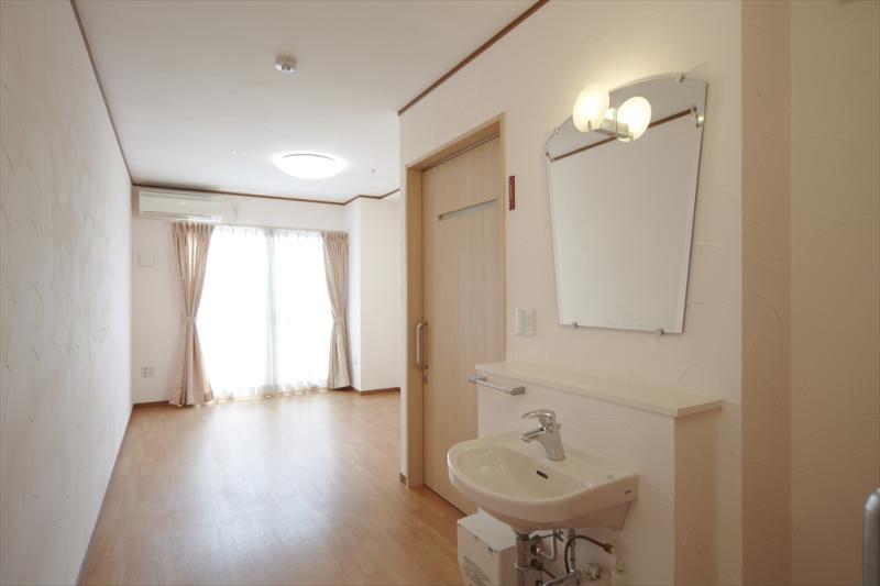 プライバシーに配慮されたゆとりある個室で、安心して生活できます。