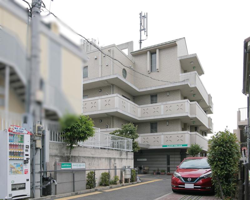 最寄り駅から徒歩約5分、アクセス良好な施設！