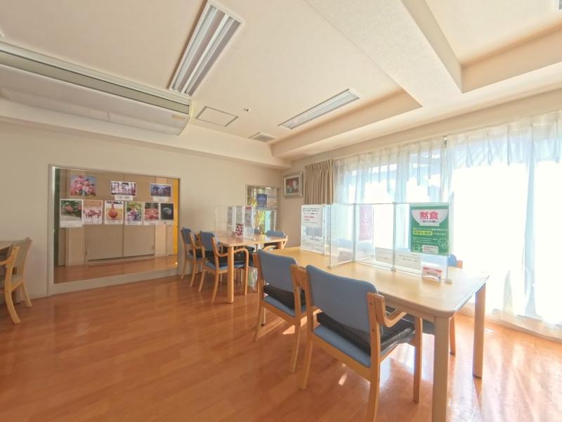 介護士が24時間常駐。安心してお過ごしいただける環境です。