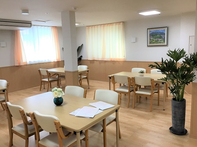 24時間スタッフ常駐・看護師は日中在籍した安心・安全な施設！