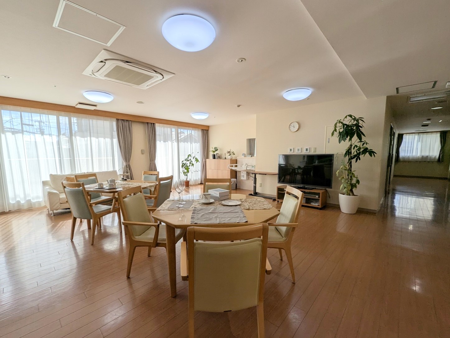 オリジナルブレンドのアロマで心穏やかな空間で生活していただけます。