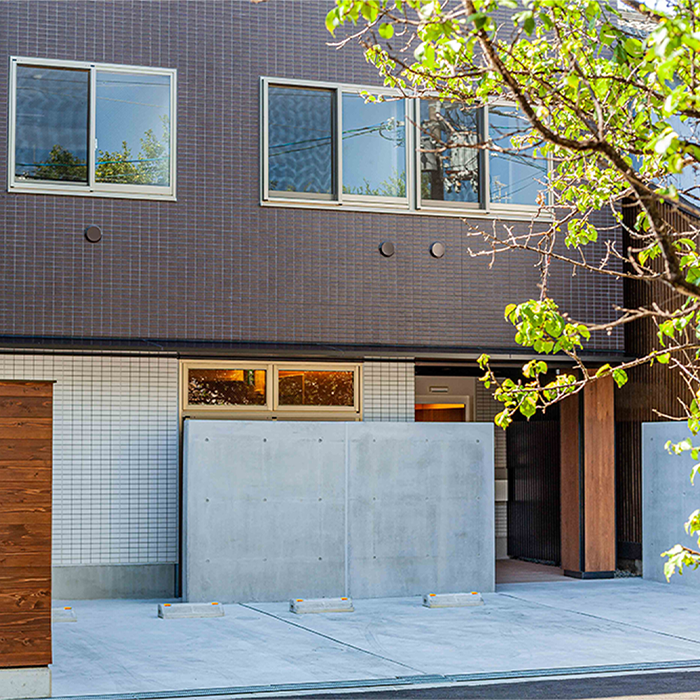 近隣には公園や商店街もある便利な立地です。