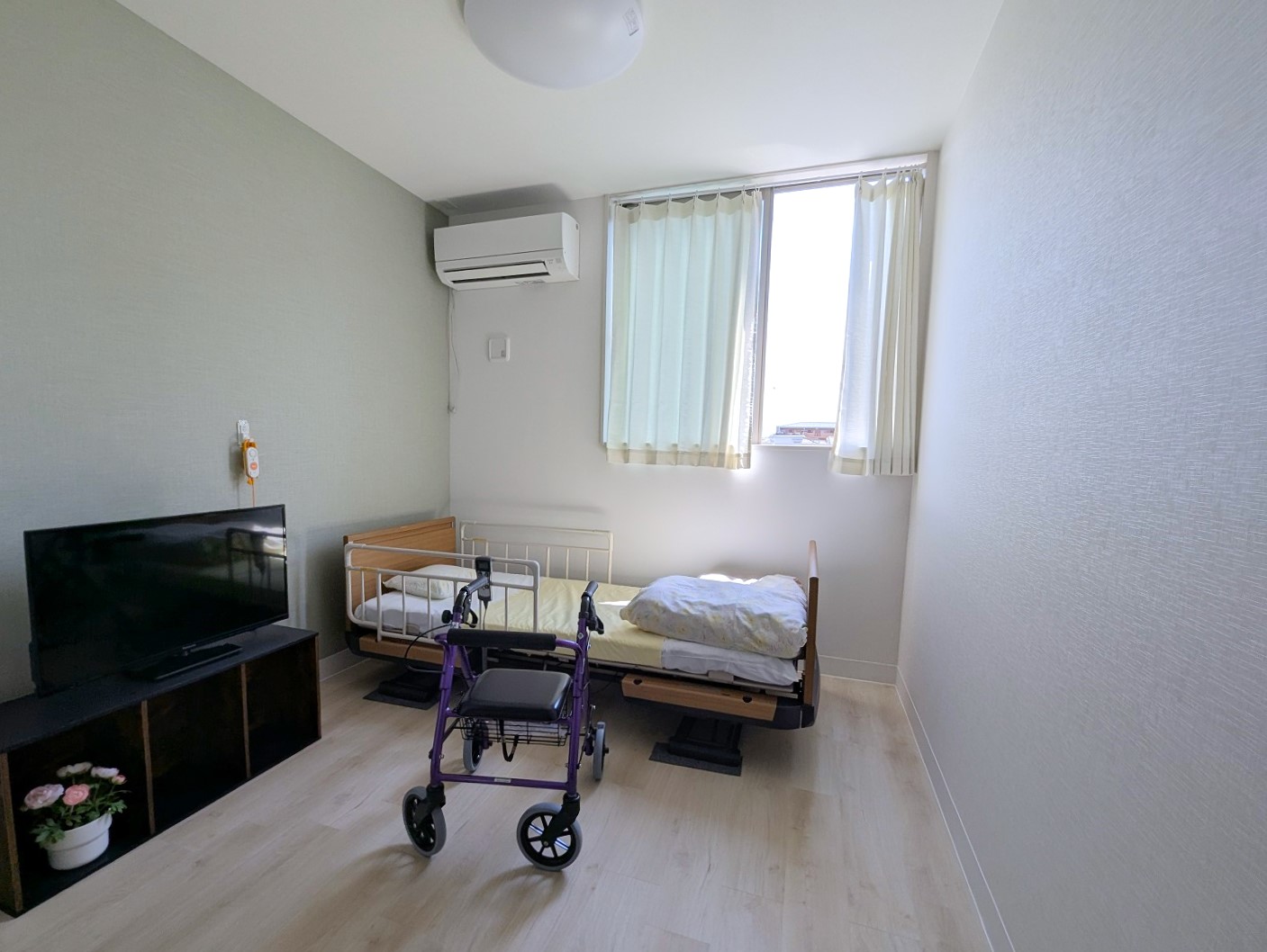 お部屋は全室個室。プライバシーの保たれた空間です。