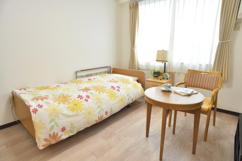 こだわりのお食事提供、毎日のティータイムで団らんのひと時を！