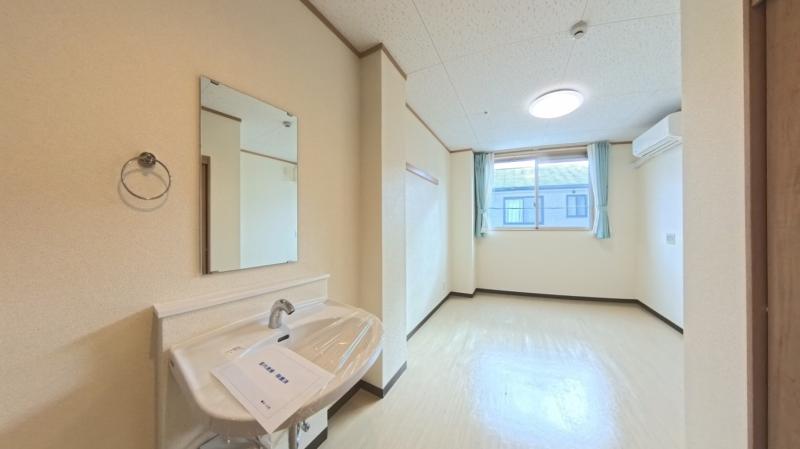 24時間介護士・看護師が常駐、万が一の状況や夜間でも安心の環境です！