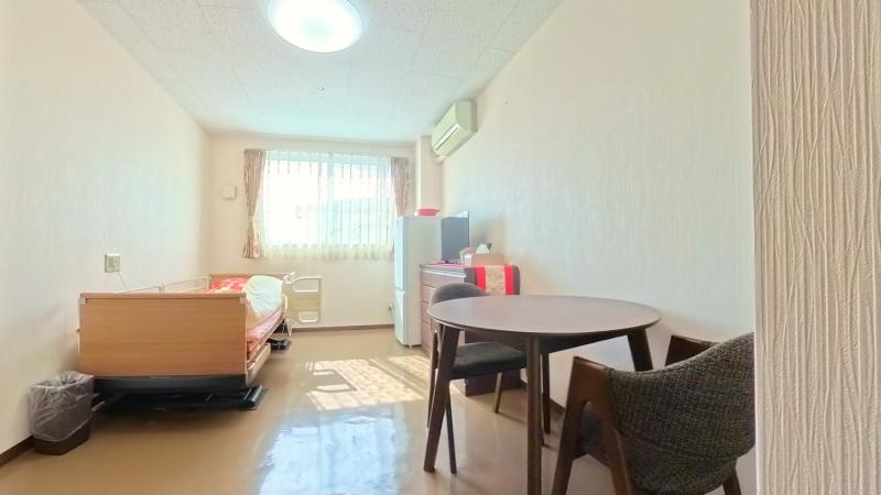 全23室の小規模施設で、プライバシーを守りつつ自分らしい生活が叶います。