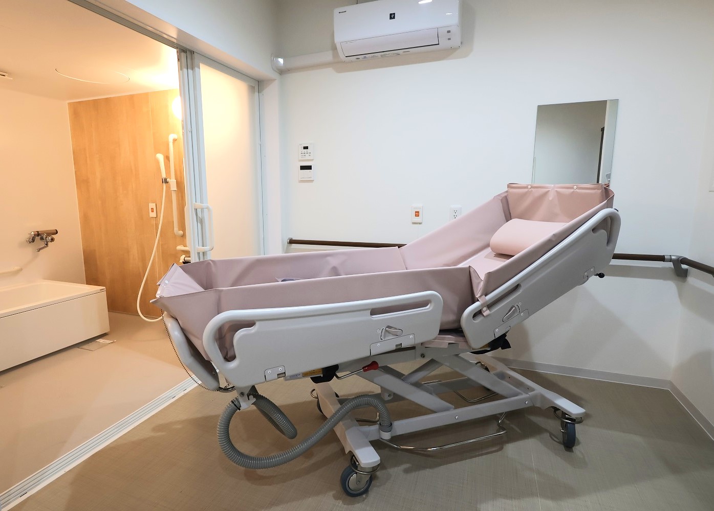 JR星田駅から徒歩9分！好立地でお財布にも優しい施設です。