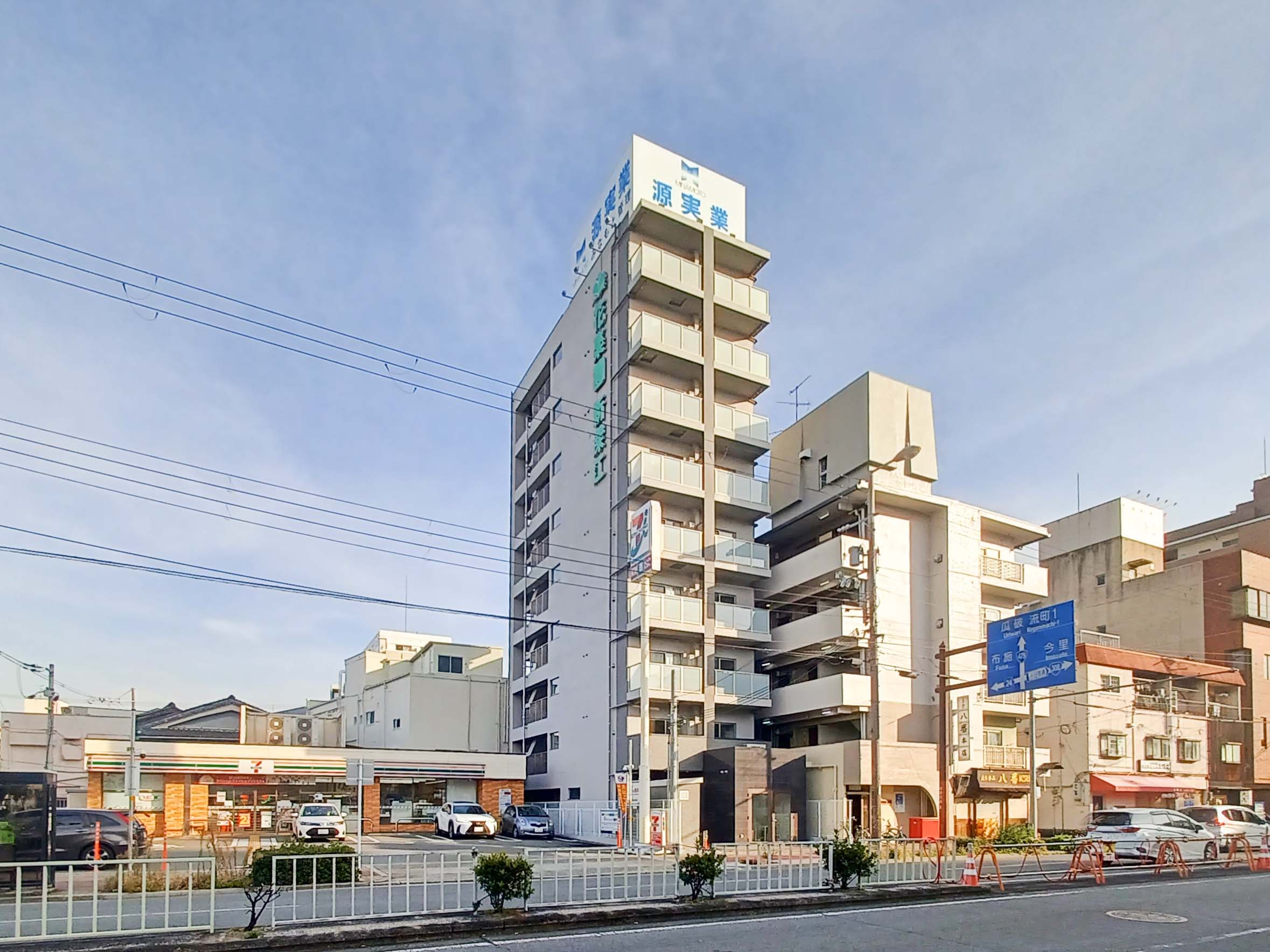 大阪メトロ千日前線「新深江駅」から徒歩約5分とアクセス良好な施設です。