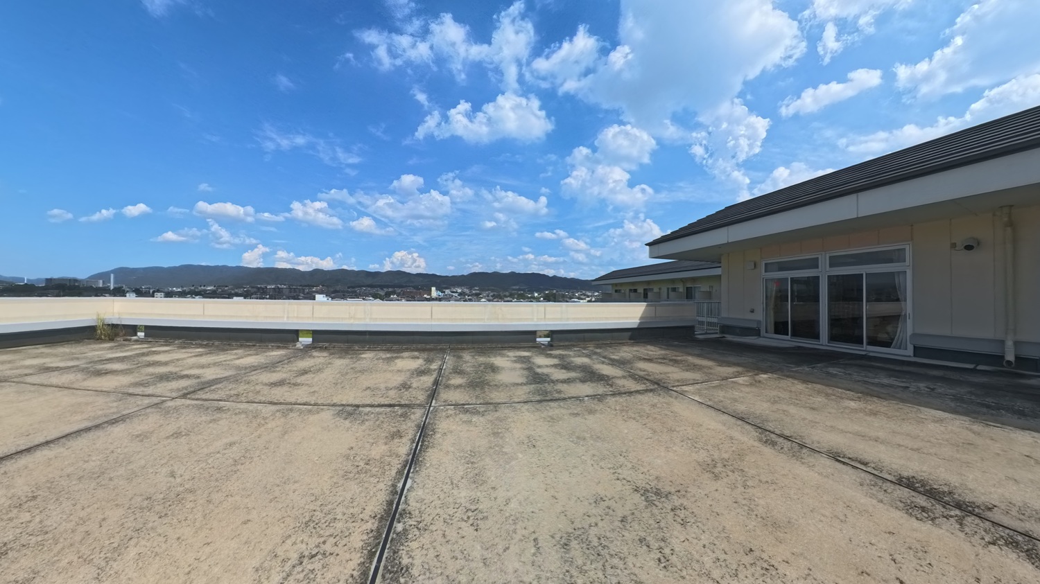 介護サービスを集約した複合施設で、ご入居者の生活を全般的に支えます。