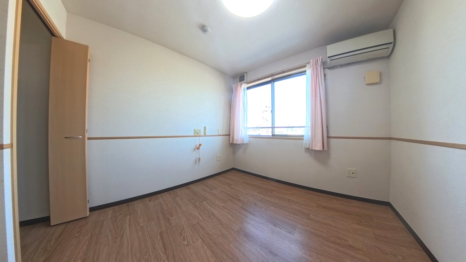 歯科衛生士が、平日は毎日巡回訪問。口腔ケアとサポートに力を入れています。