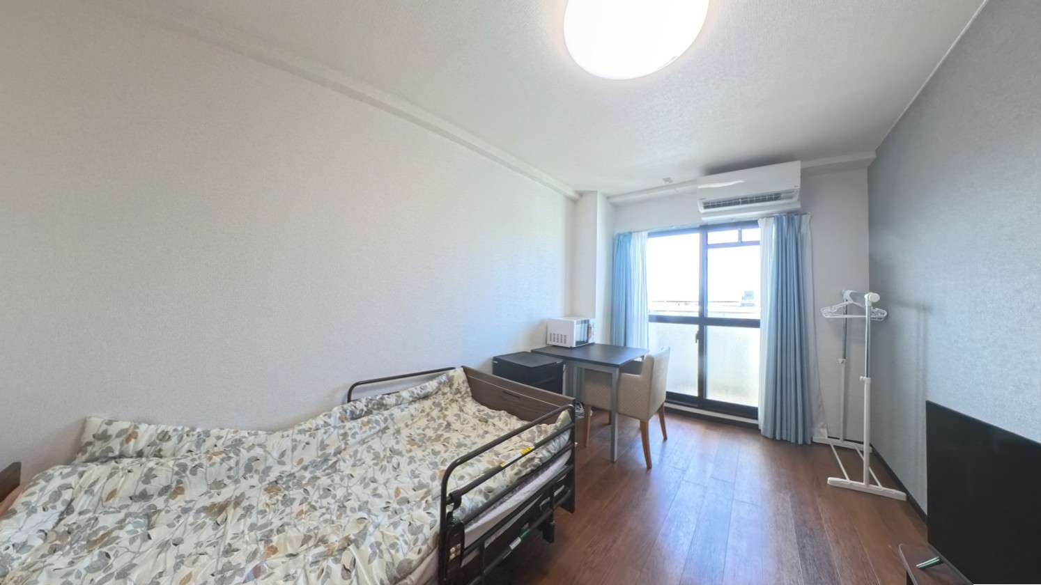 24時間介護士が常駐、万が一の状況や夜間でも安心の環境です！