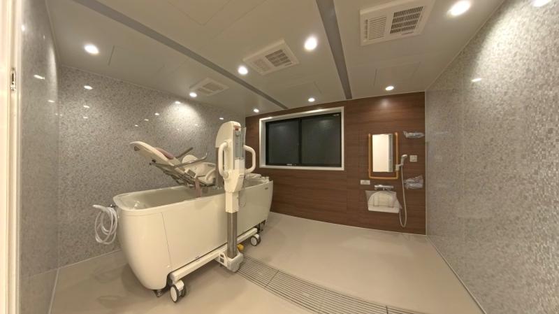 【リハビリ特化型ナーシングホーム】オリーブ・京西京極の共用トイレ