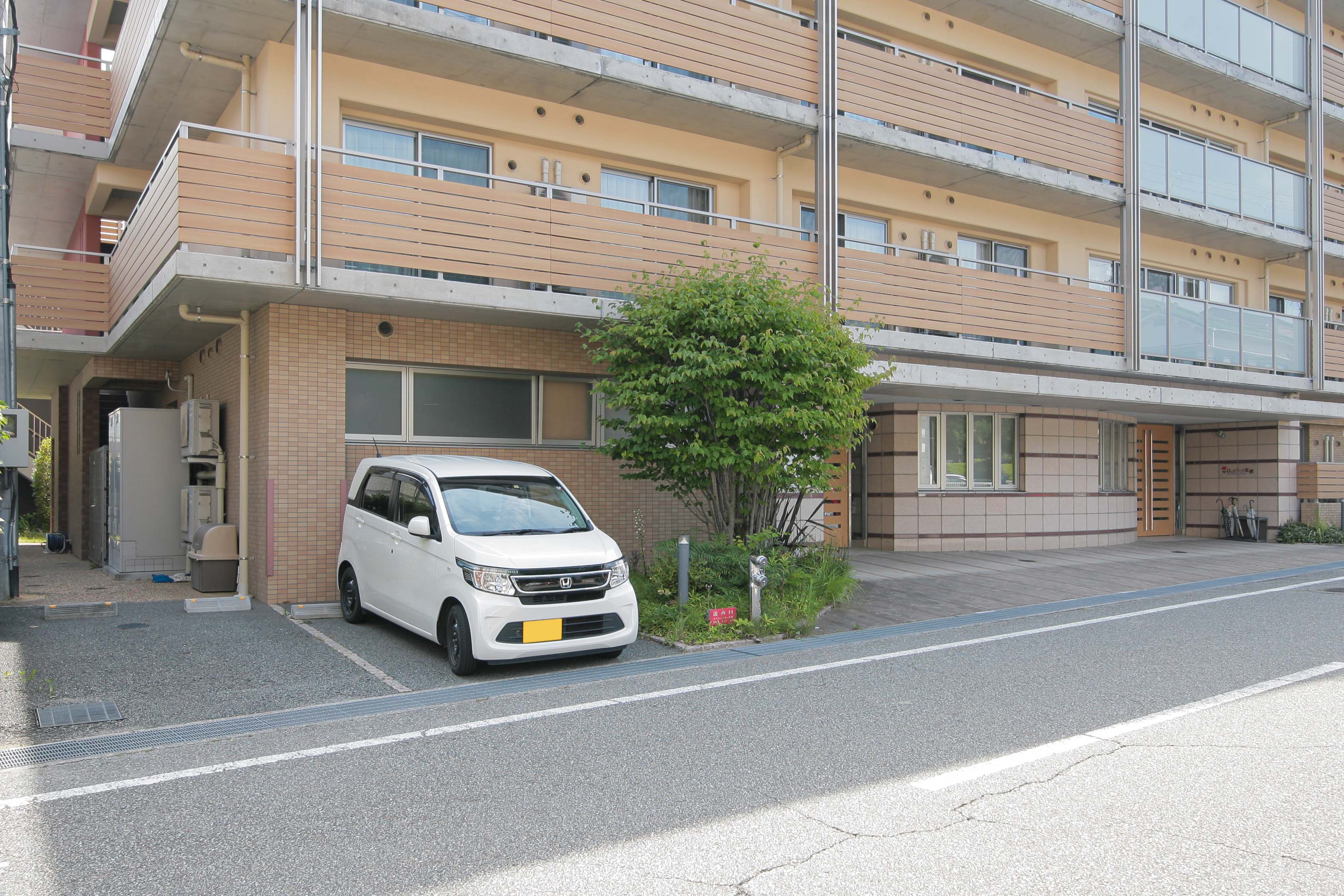 ローズパーク北摂の駐車場完備