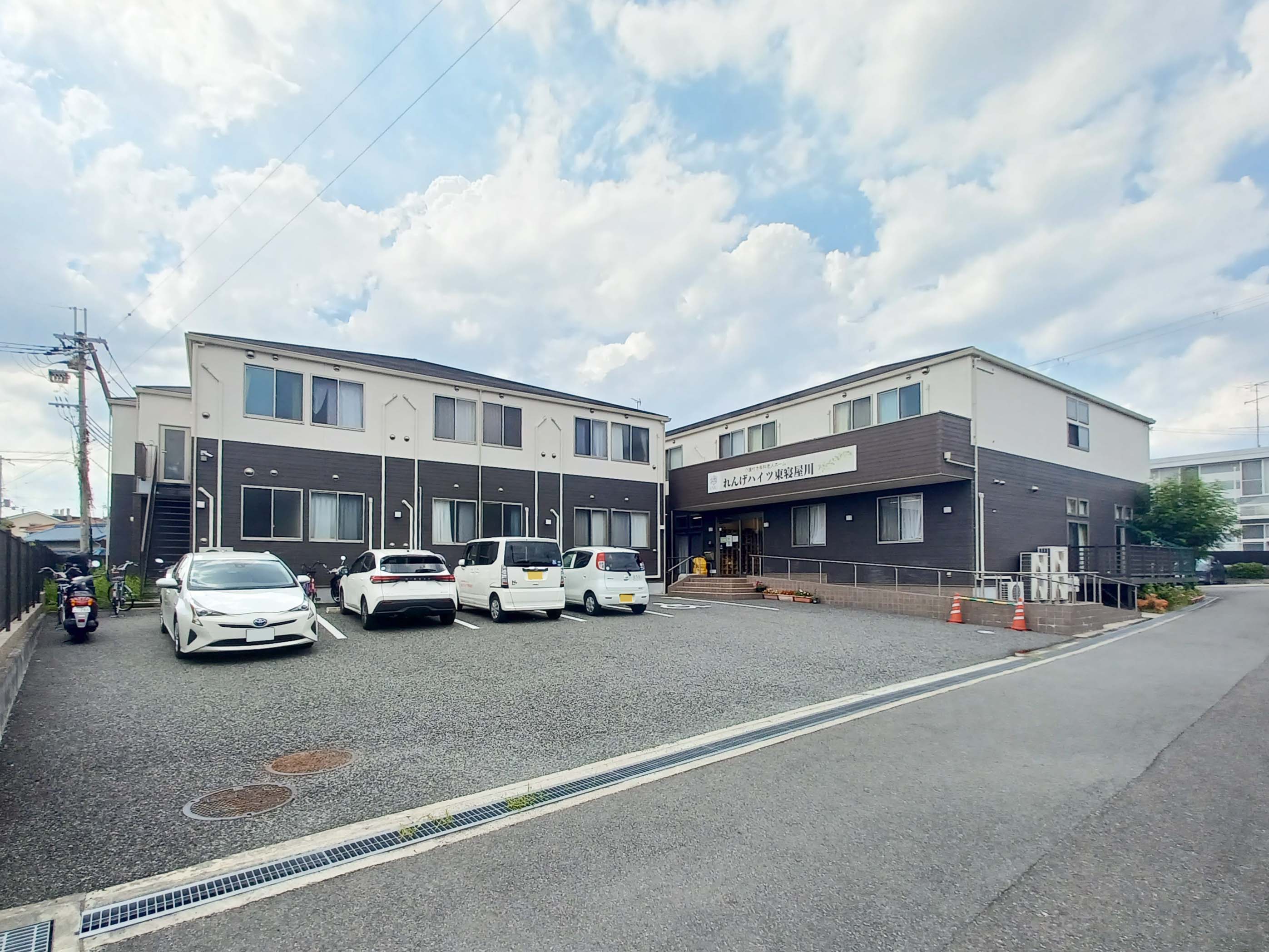 れんげハイツ東寝屋川の駐車場完備
