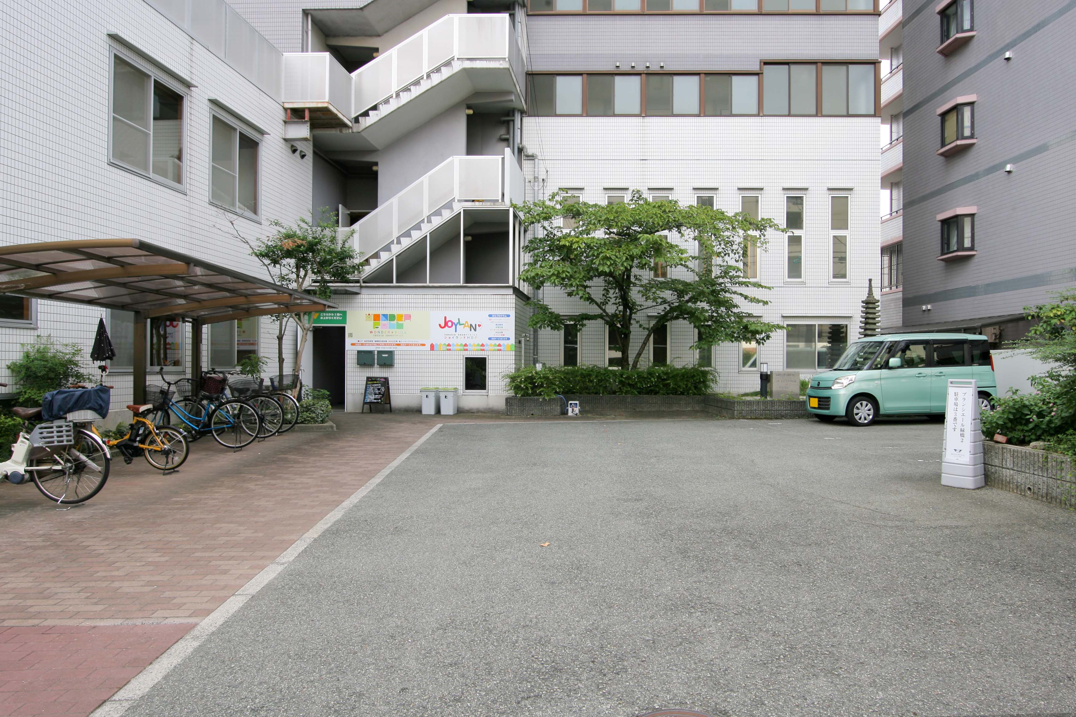 ブランシエール緑橋2の駐車場完備