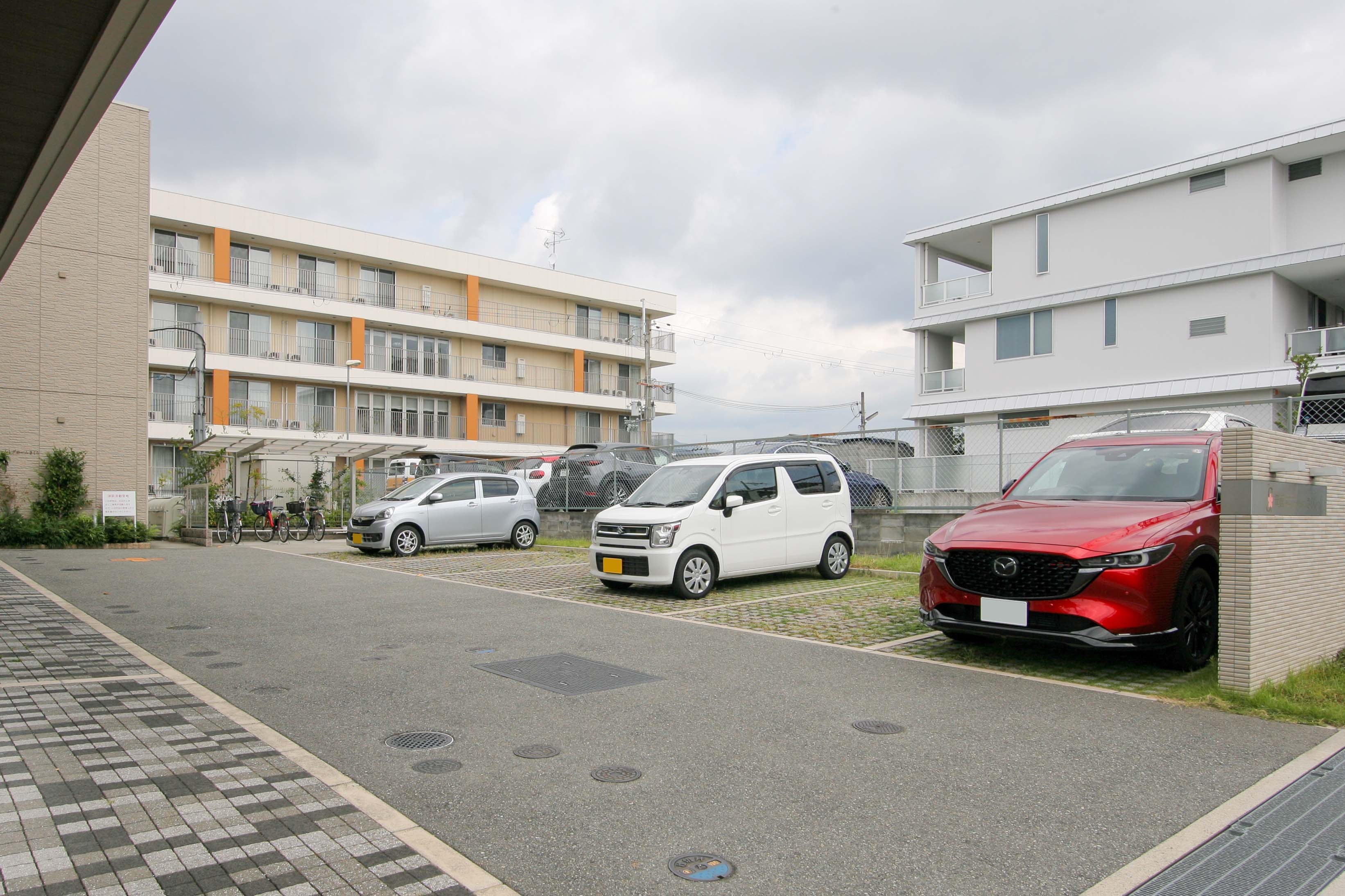 箕面ナーシングホームさくらの駐車場完備