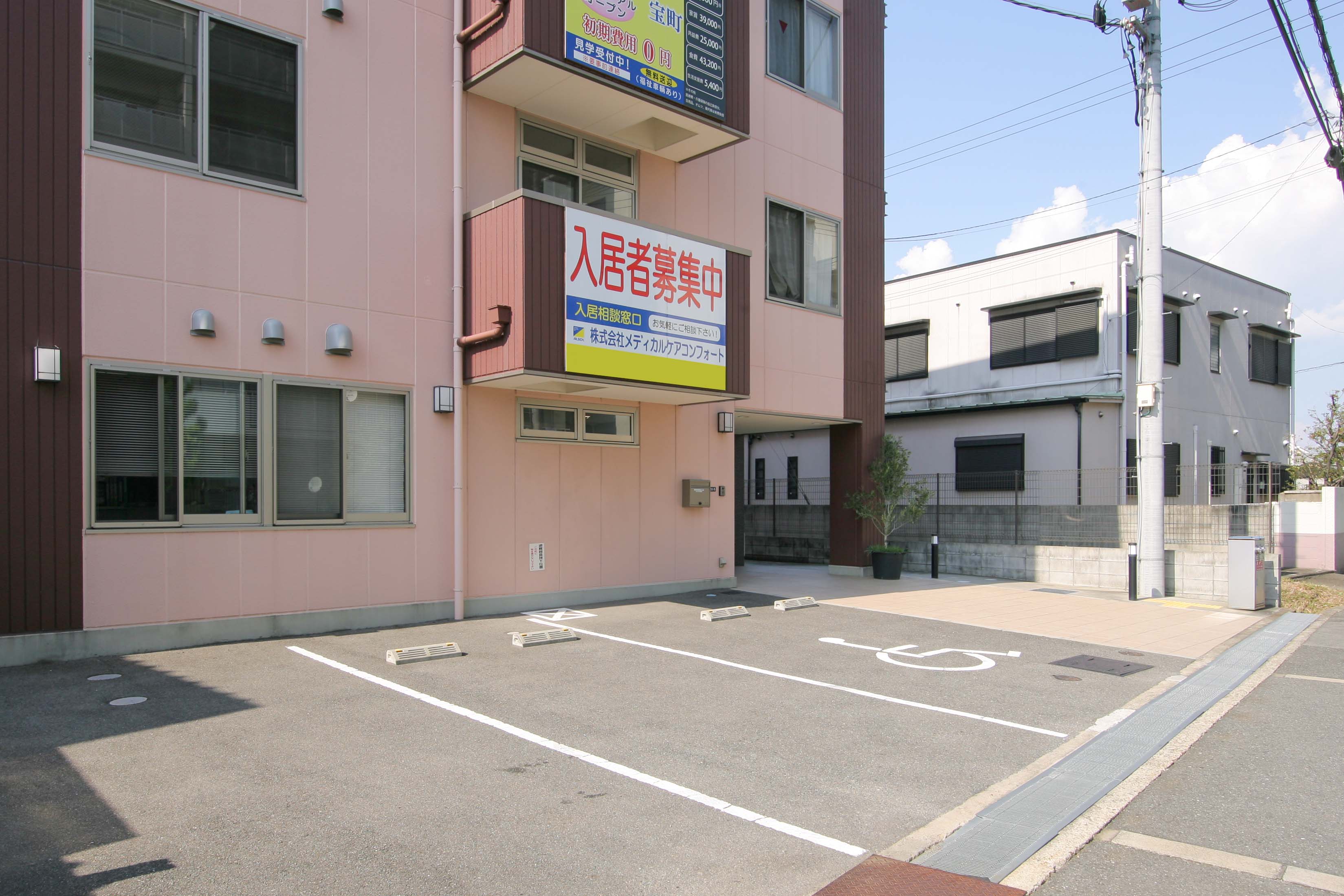  トラストシップ宝町の駐車場完備