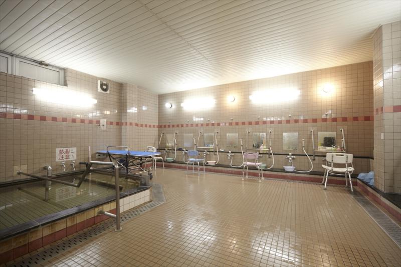 リハビリ特化型ナーシングホーム　スーパー・コート南花屋敷の駐車場完備