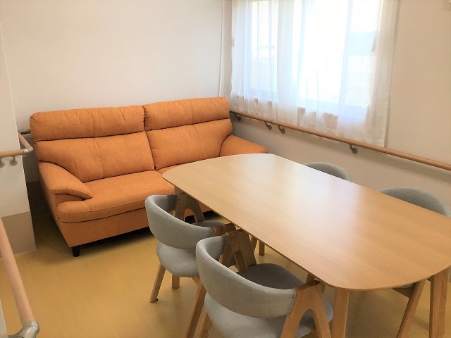 ひばり荘楓の杜の玄関