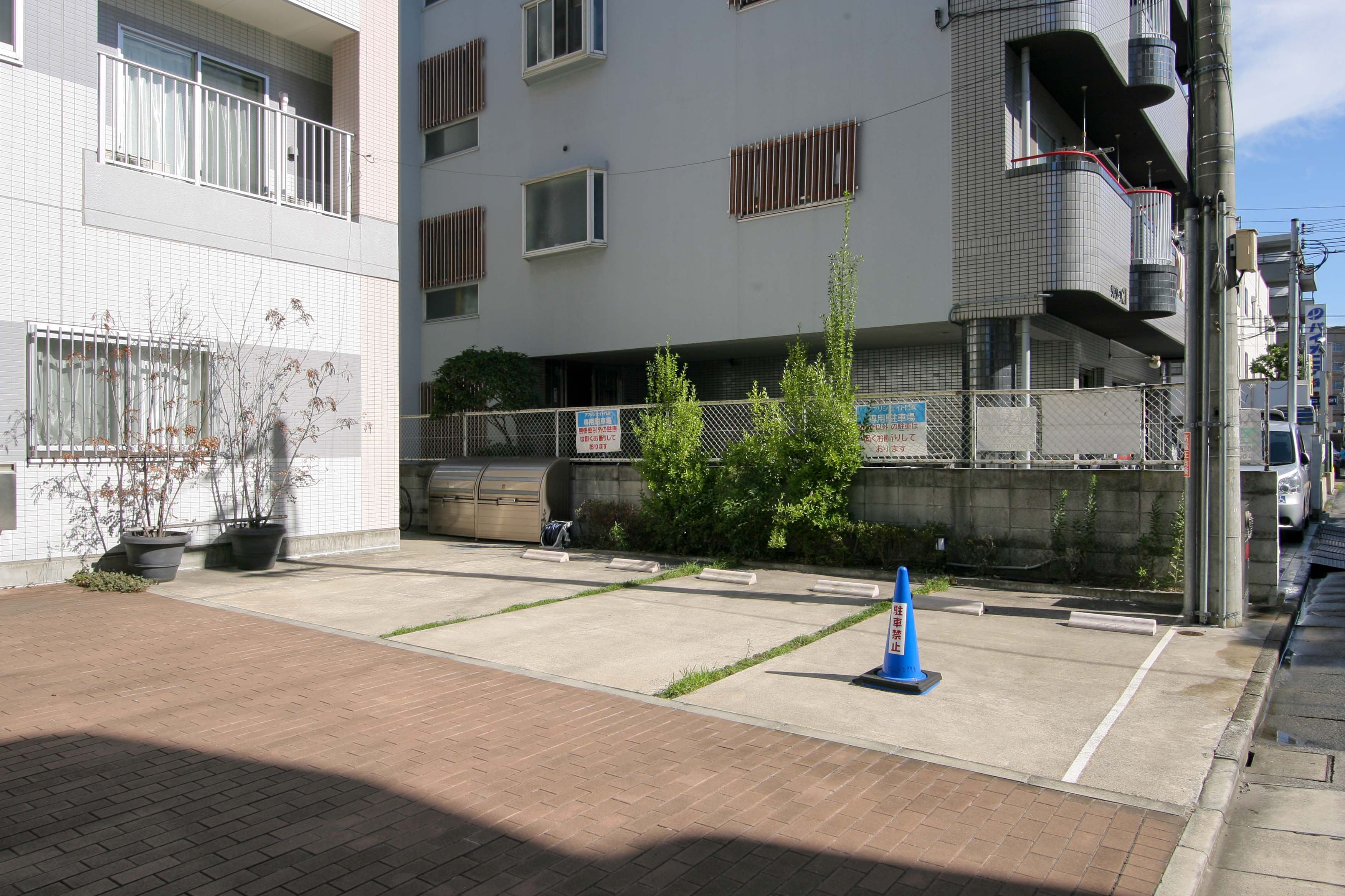 アプリシェイト門真の玄関