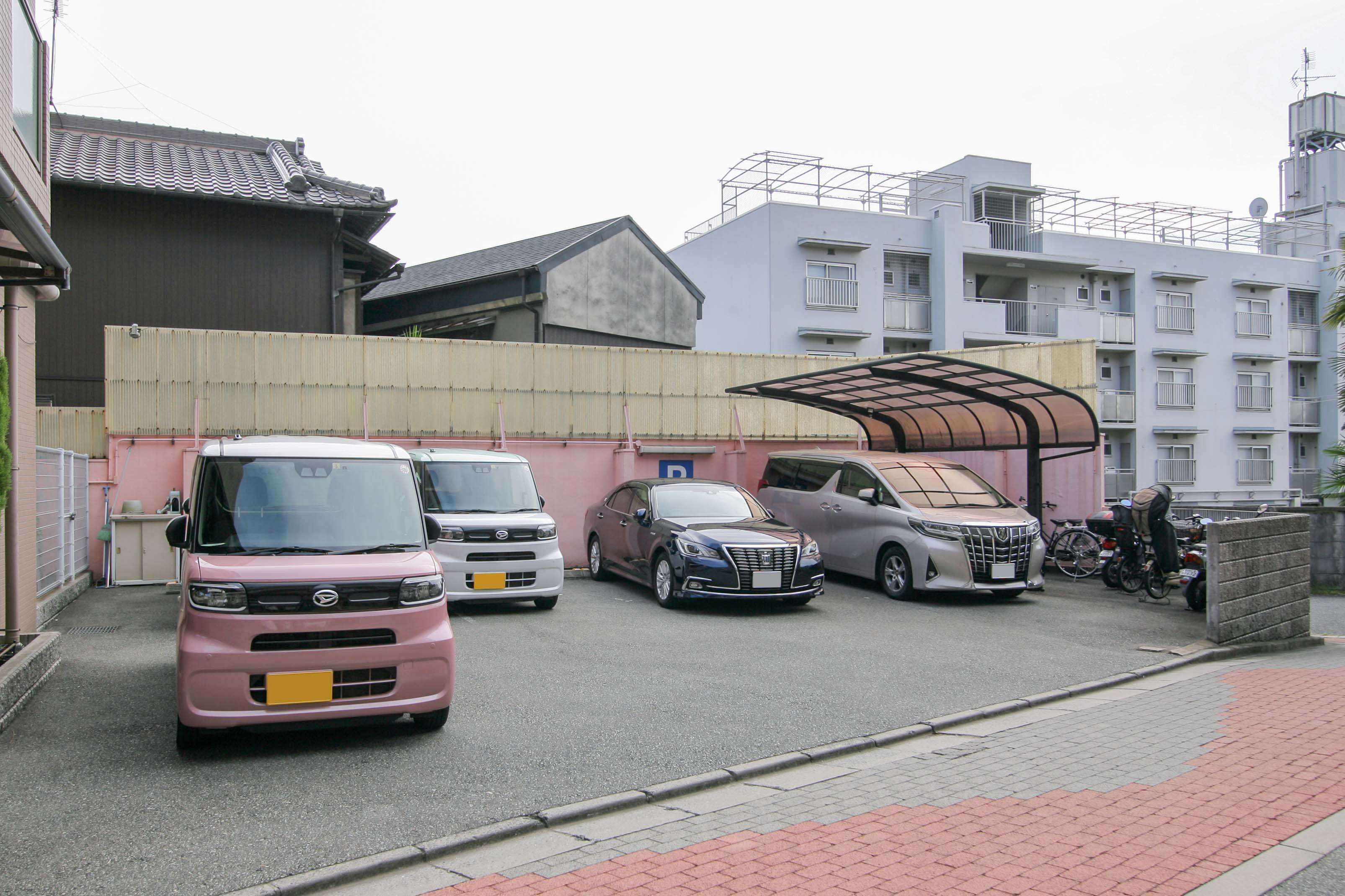マサコーヌ帝塚山の玄関
