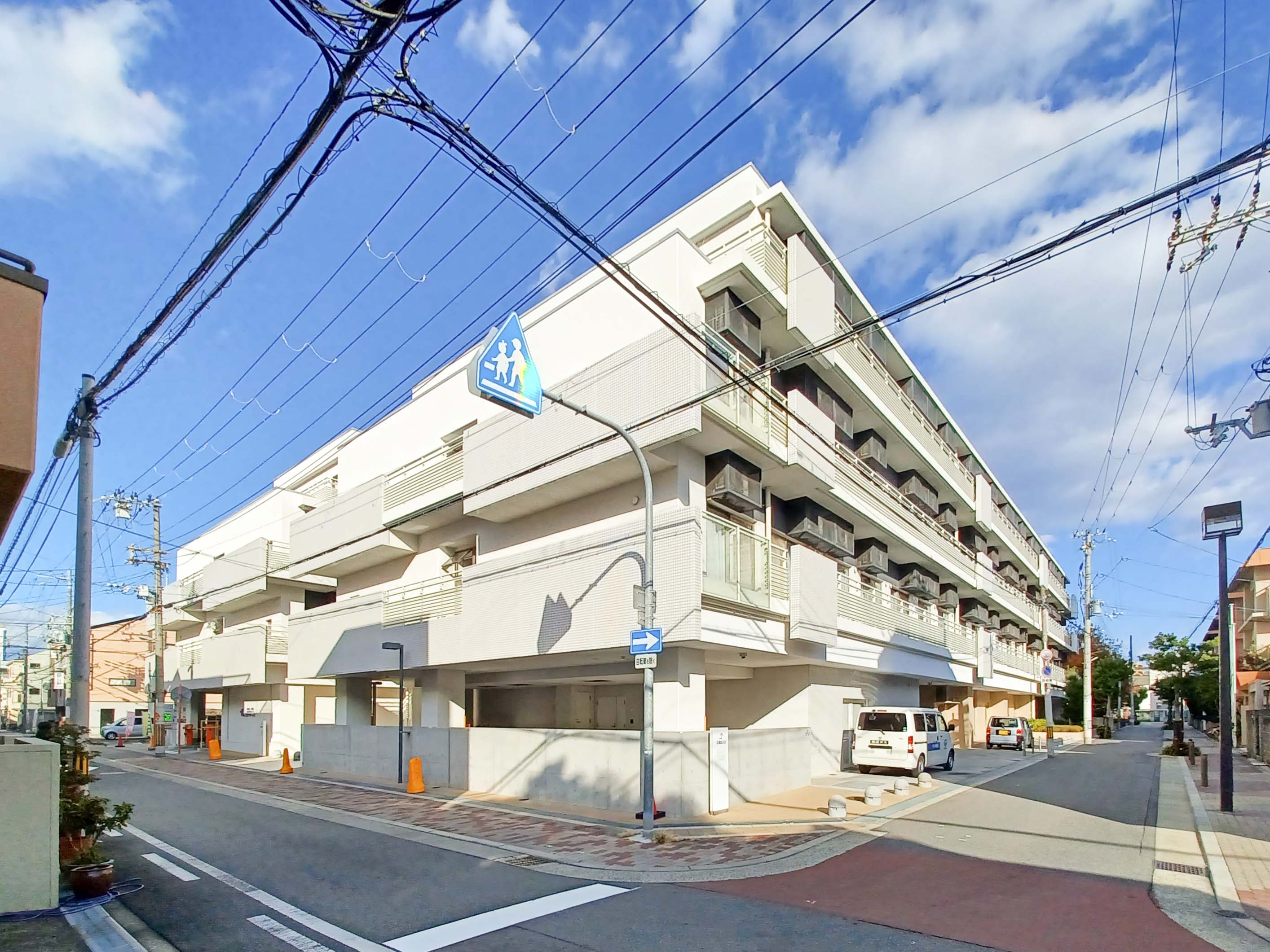 大宮ケアホーム光の玄関