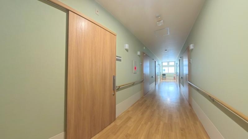 プルメリア田辺の玄関