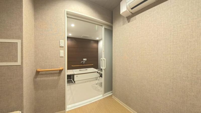 ウィンクルム平野駅前の玄関