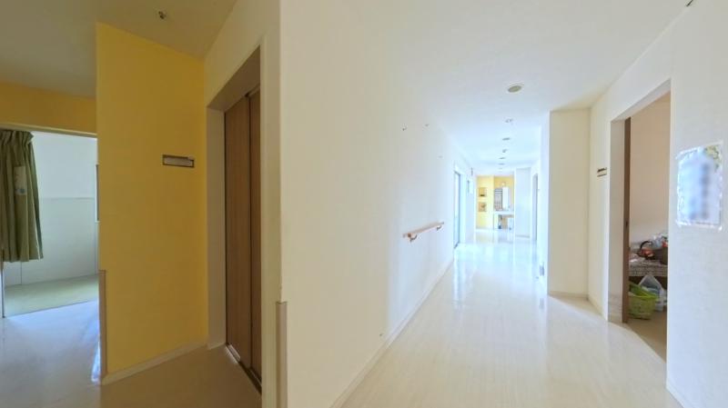 コーリングホームシオンの丘の玄関