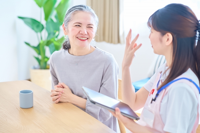 ケアハウスはなぜ安い?費用が抑えられる理由と探し方のポイント