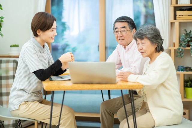 サービス付き高齢者向け住宅（サ高住）とシニア向け分譲マンションの違いを徹底比較！費用、サービス、契約形態まで