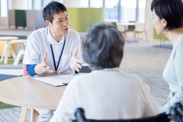 介護療養型医療施設（療養型病院）とは？2024年3月末で廃止、介護医療院との違いや費用、入居条件を解説