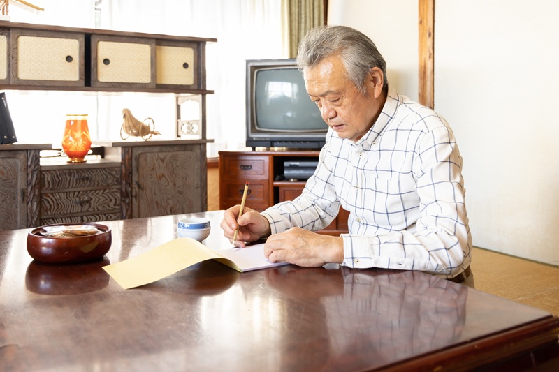 老人ホーム入居と任意後見制度：契約方法、費用、法定後見との違いを解説