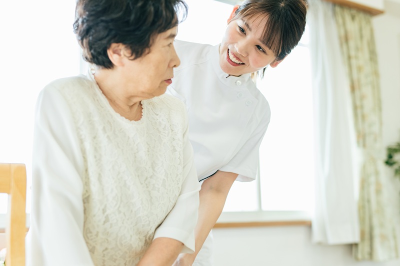 要介護2とは？認定基準や受けられるサービス、費用、入れる施設をわかりやすく解説