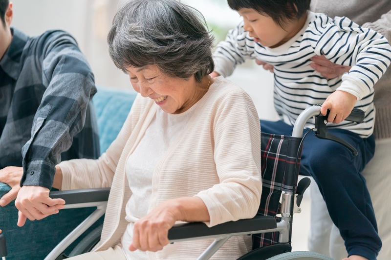 介護用品はレンタルと購入どっちがお得？介護保険の対象品目や料金、利用方法を解説