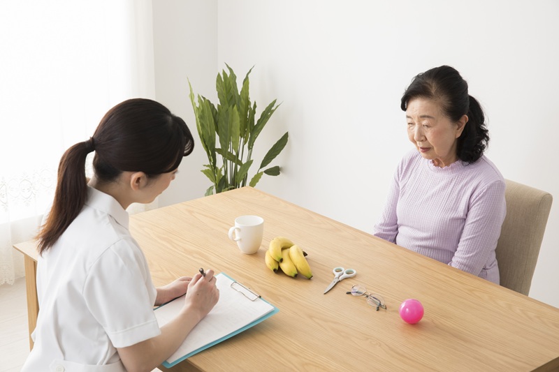 【認知症の診断方法】何科へ行く？検査内容・費用・流れを解説