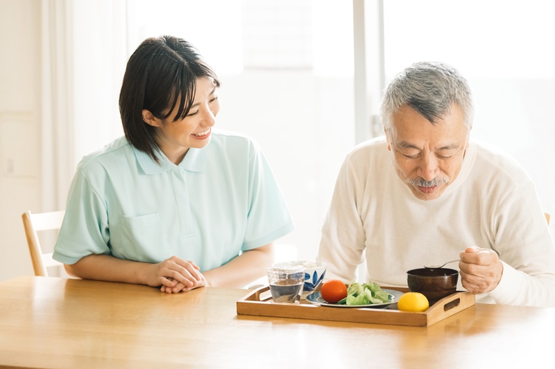 高齢者の糖尿病｜食事療法のポイントと認知症リスク・合併症を解説