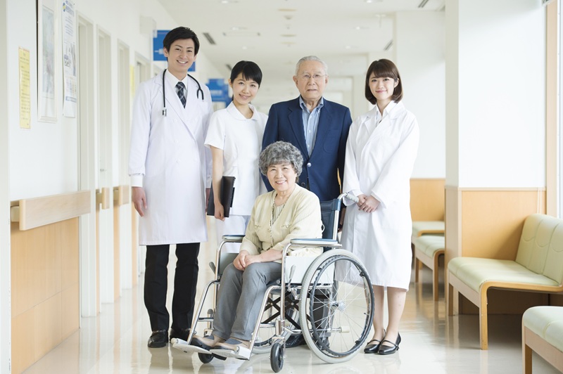 老人ホーム入居に必要な健康診断書とは？費用・有効期限・取得方法を徹底解説