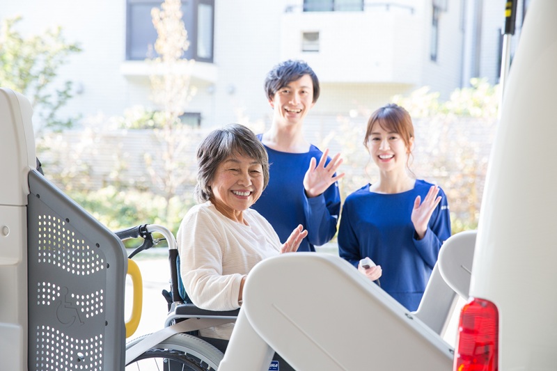 デイサービスの選び方｜本人に合う施設を見つける7つのチェックポイントと探し方のコツ