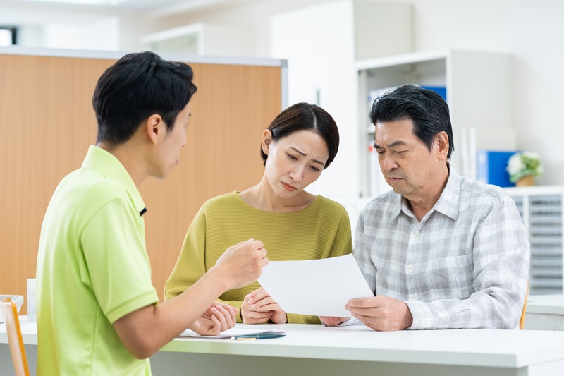 ケアマネジャーを変更したい！手続きの流れや注意点、円満に交代する伝え方を解説