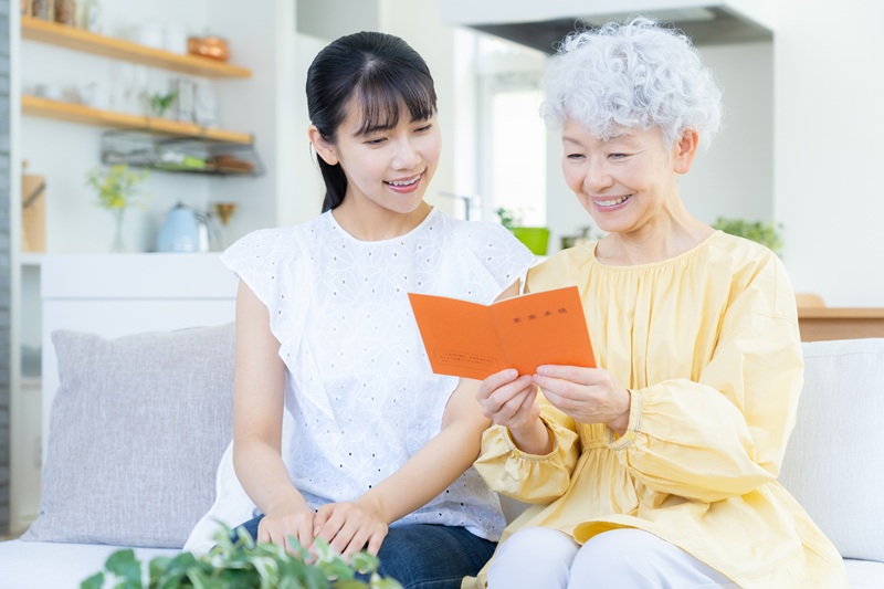 老後の年金はいくらもらえる？平均受給額と将来の老人ホーム資金計画の立て方